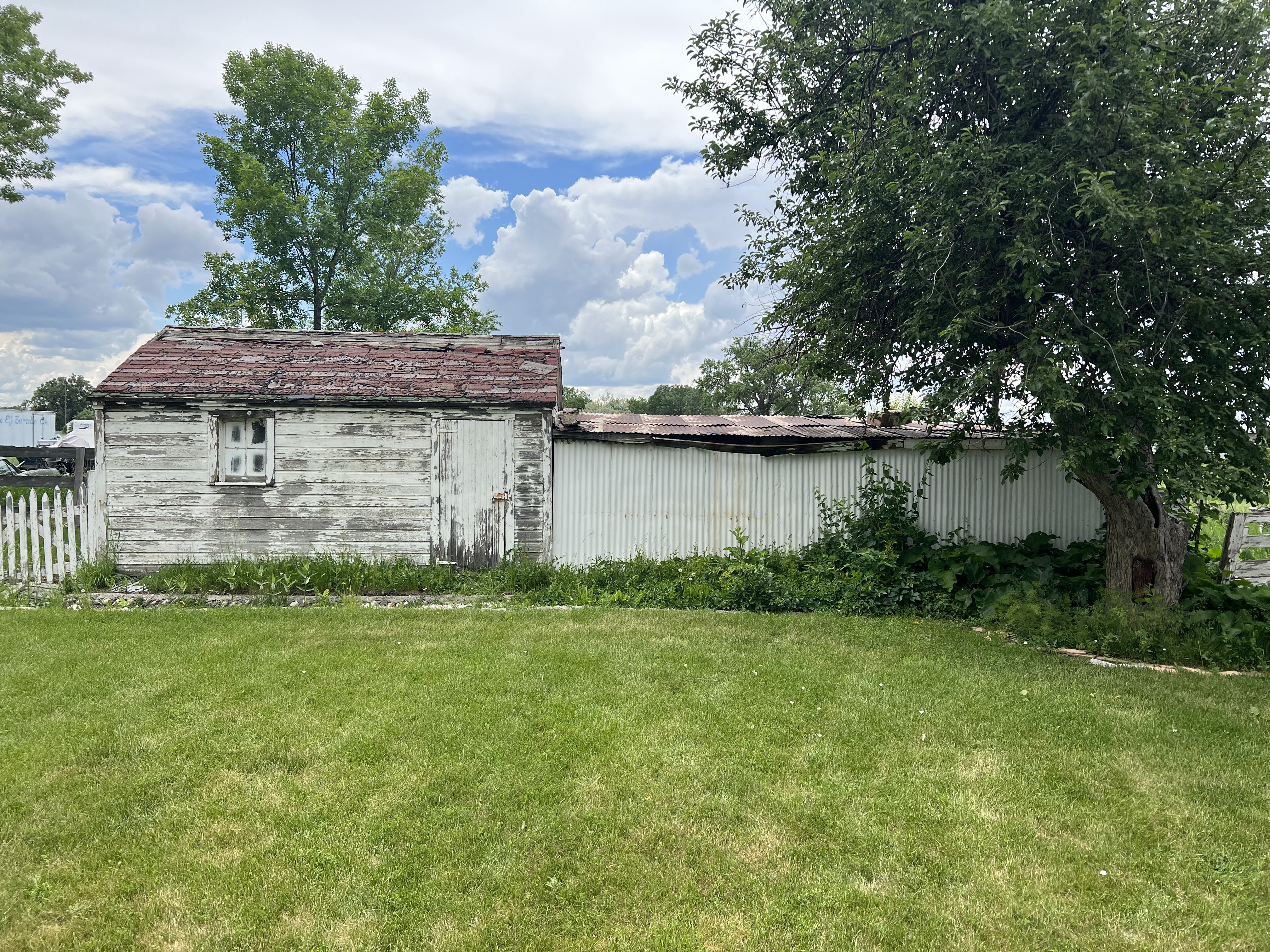 Shed before renovation